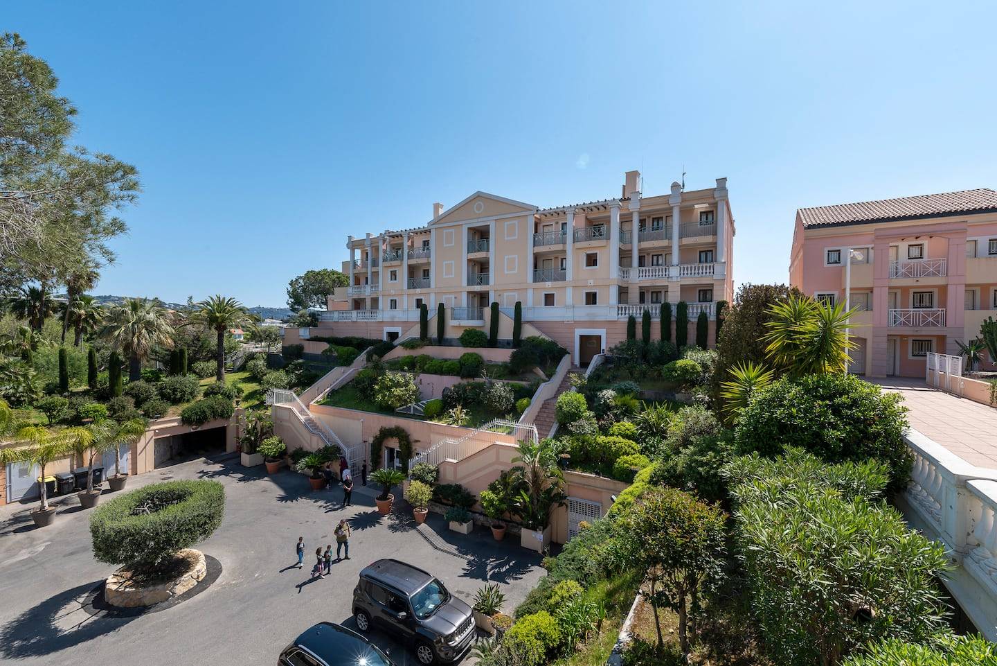 Cannes 2/3 pieces vue mer et Esterel wifi clim, photo 2 of 10