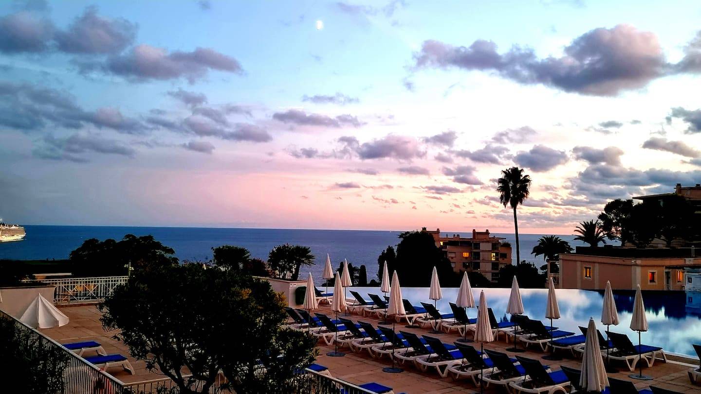 Cannes, T2 balcon vue piscine et baie, 4 pers., clim