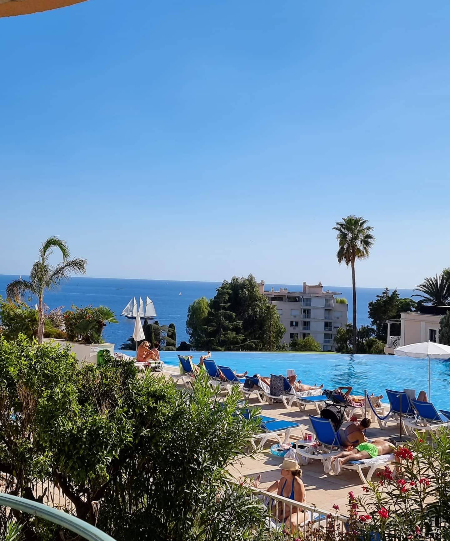 Cannes, T2 balcon vue piscine et baie, 4 pers., clim, photo 2 of 13