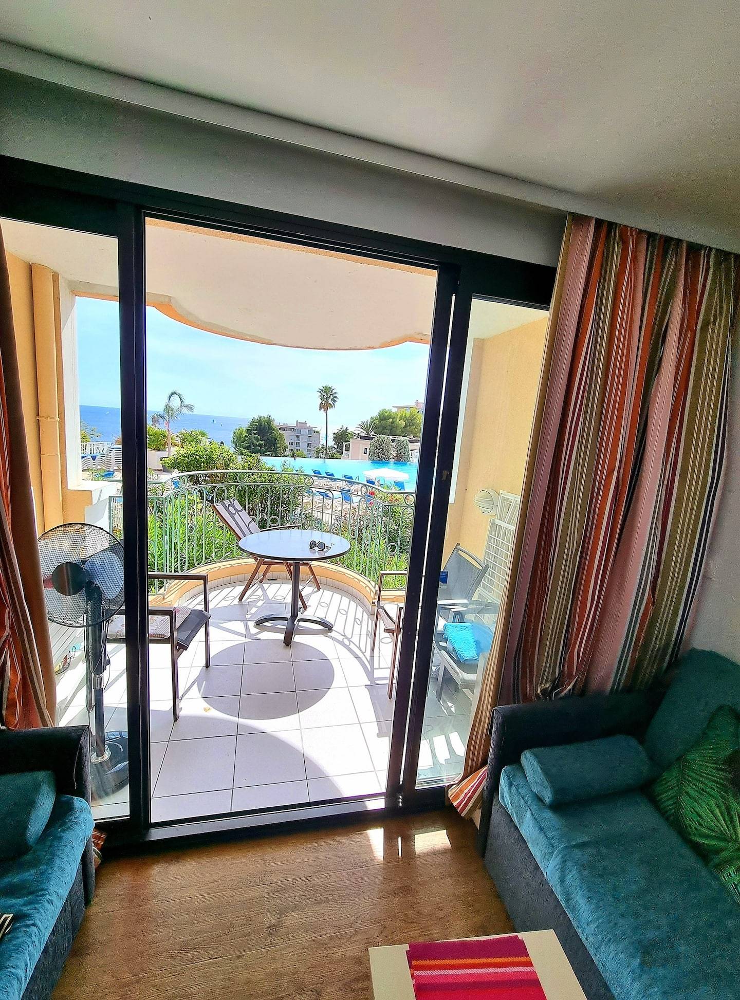 Cannes, T2 balcon vue piscine et baie, 4 pers., clim, photo 4 of 13