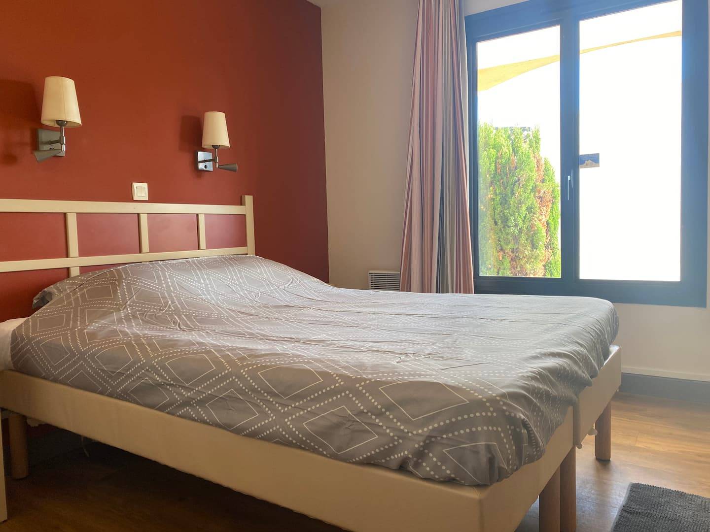 Cannes Croix des Gardes, duplex 2 ch. 7 pers., vue mer, piscine, photo 5 of 15