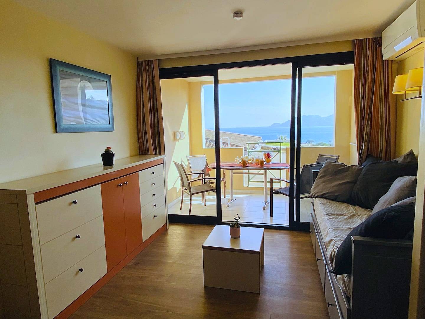 Cannes Croix des Gardes, duplex 2 ch. 7 pers., vue mer, piscine, photo 2 of 15