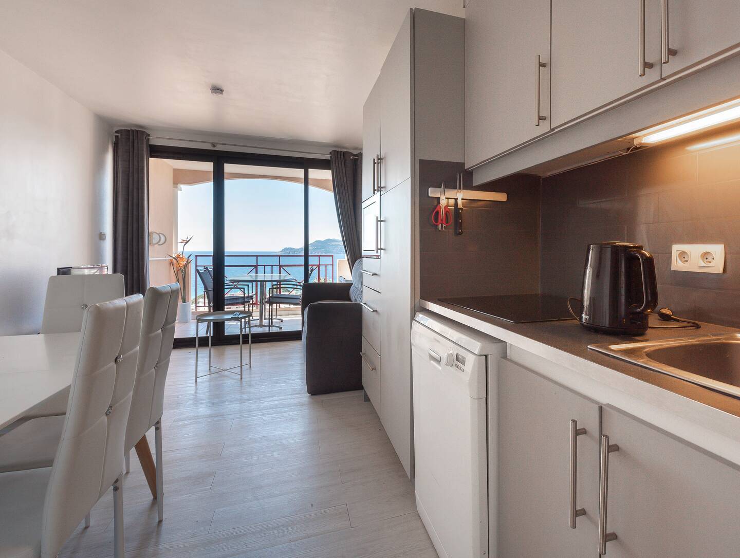 Superbe appartement avec vue mer Clim Wi Fi, photo 3 of 10