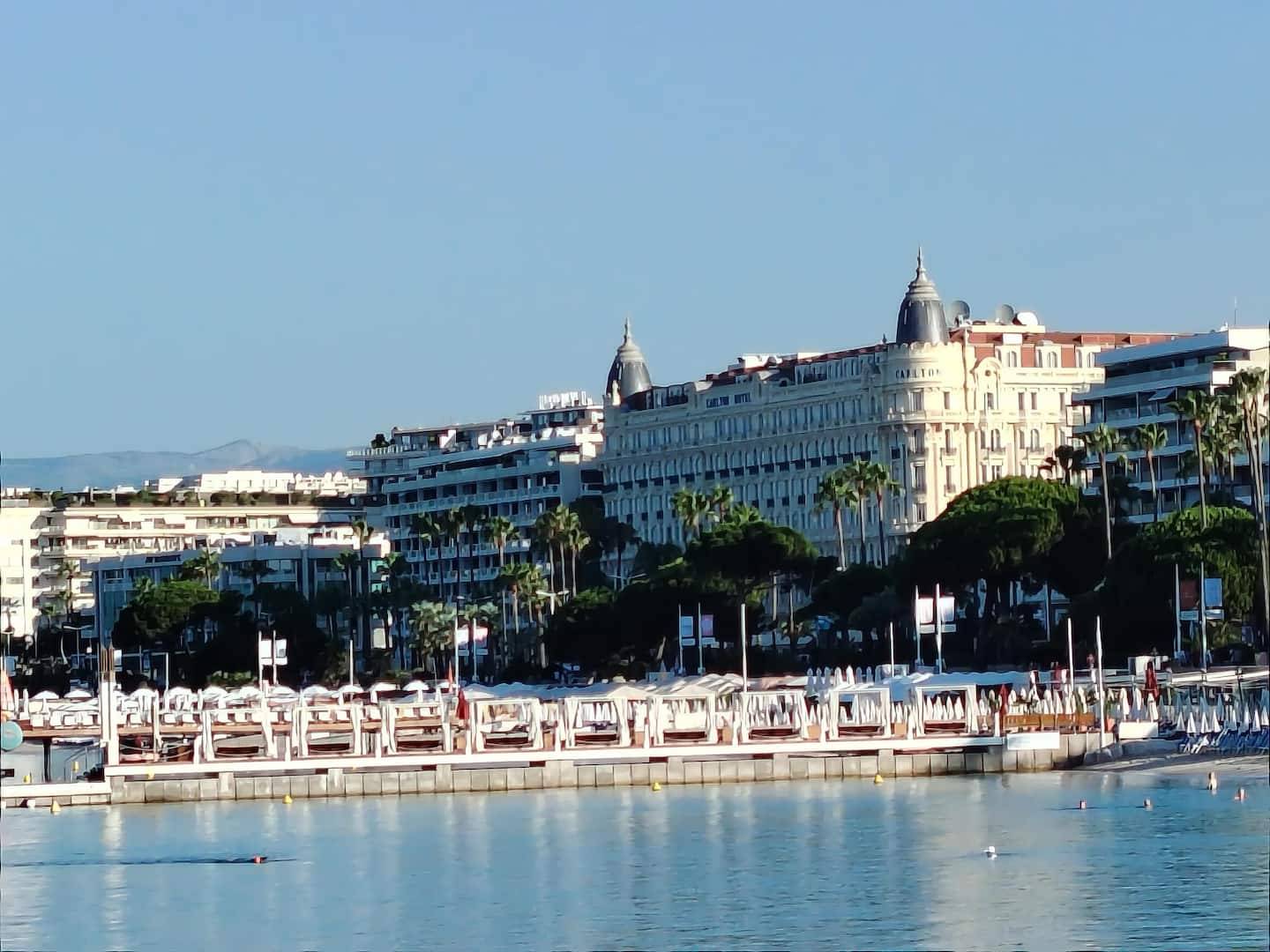 Cannes centre T3 Carré D'Or au calme Clim Wi Fi